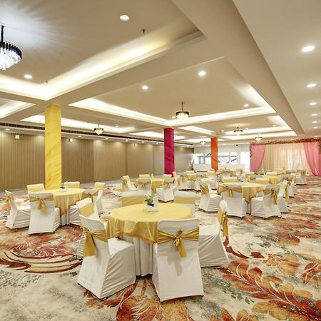 Flxho Cyber One - Hotel And Banquet Cyber City Gurgaon Exterior photo