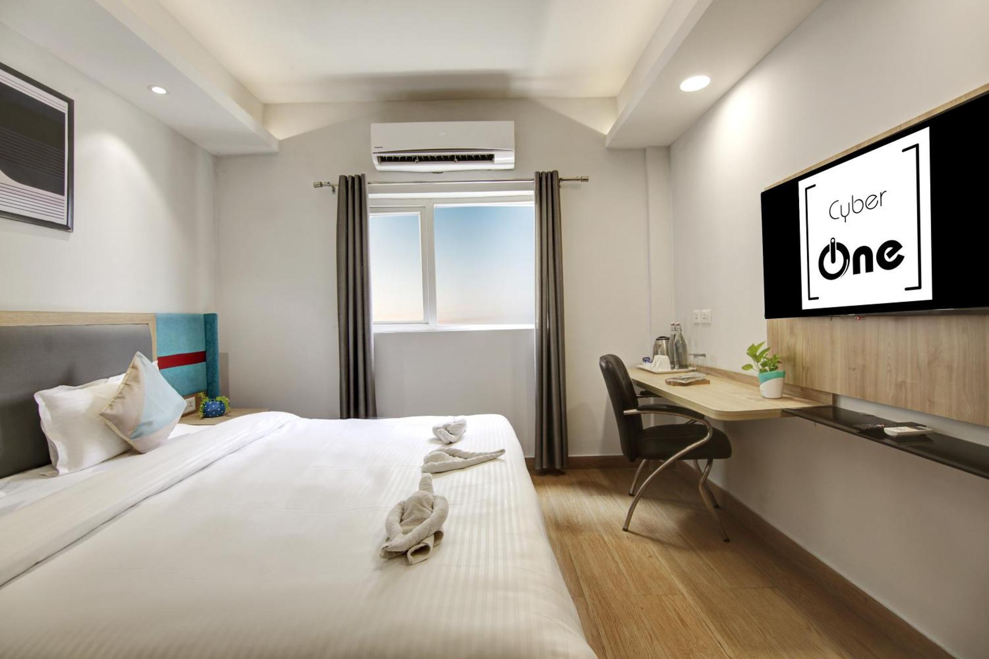 Flxho Cyber One - Hotel And Banquet Cyber City Gurgaon Exterior photo