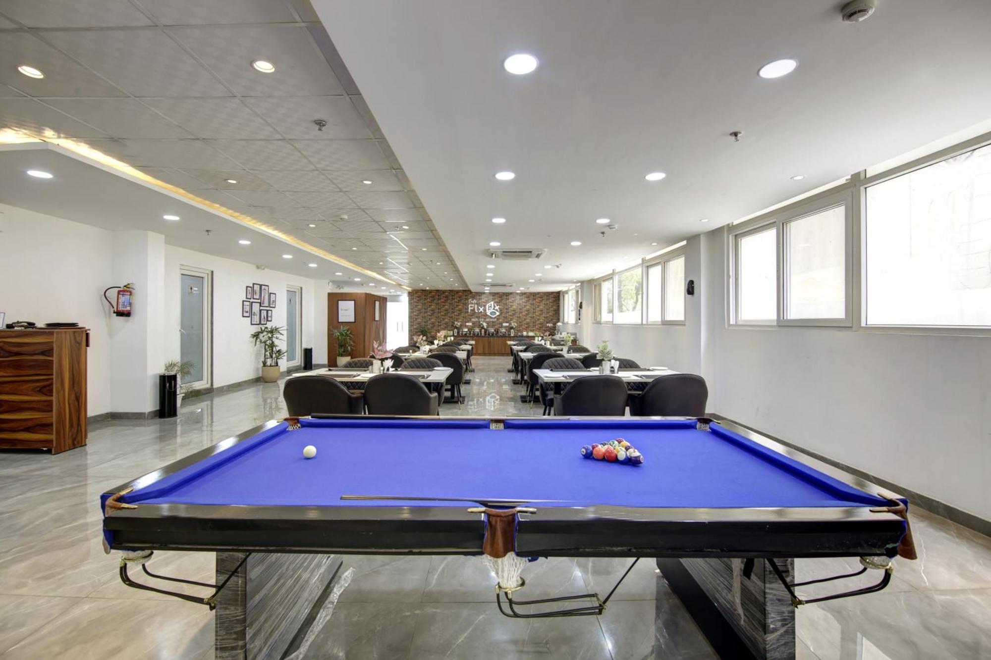 Flxho Cyber One - Hotel And Banquet Cyber City Gurgaon Exterior photo