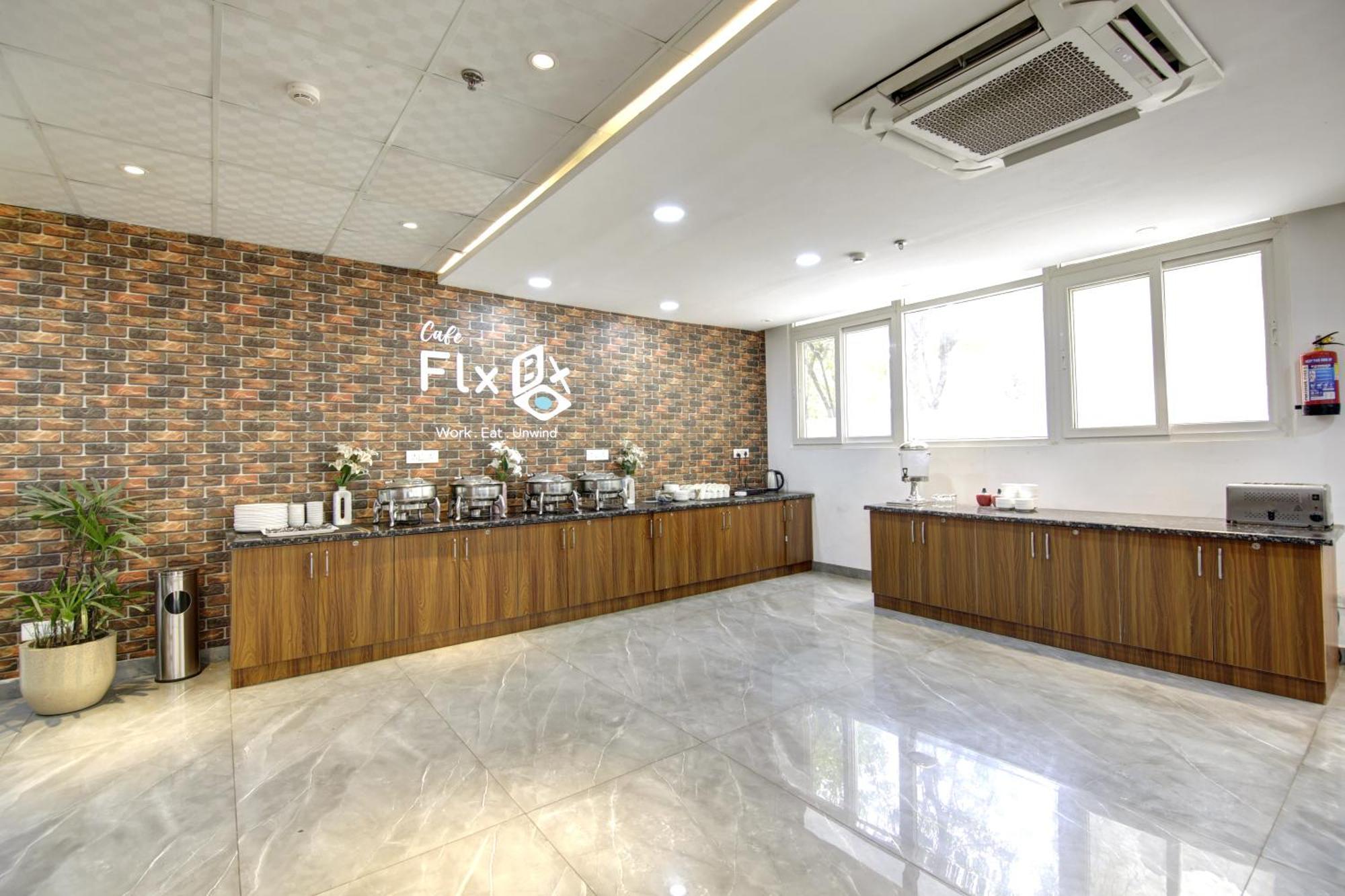 Flxho Cyber One - Hotel And Banquet Cyber City Gurgaon Exterior photo
