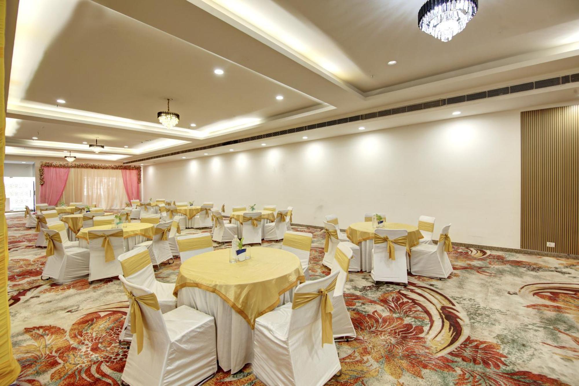 Flxho Cyber One - Hotel And Banquet Cyber City Gurgaon Exterior photo
