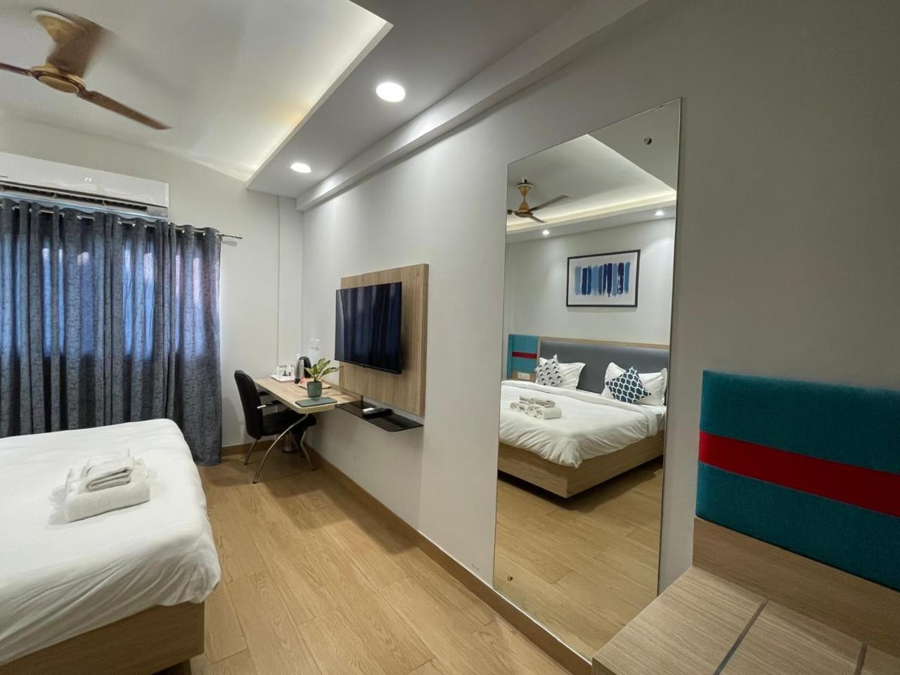 Flxho Cyber One - Hotel And Banquet Cyber City Gurgaon Exterior photo