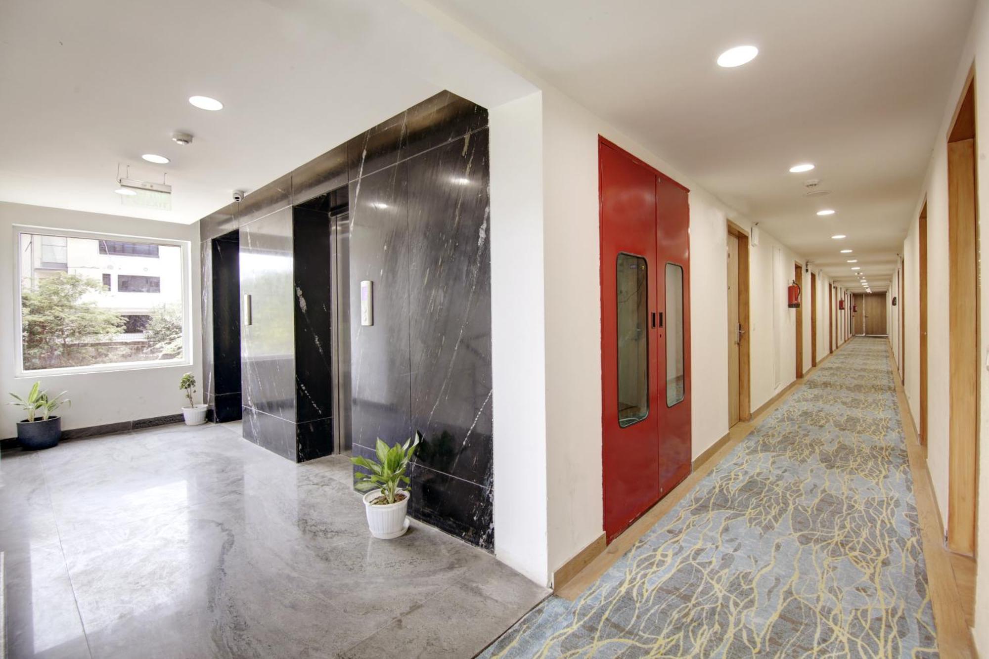Flxho Cyber One - Hotel And Banquet Cyber City Gurgaon Exterior photo
