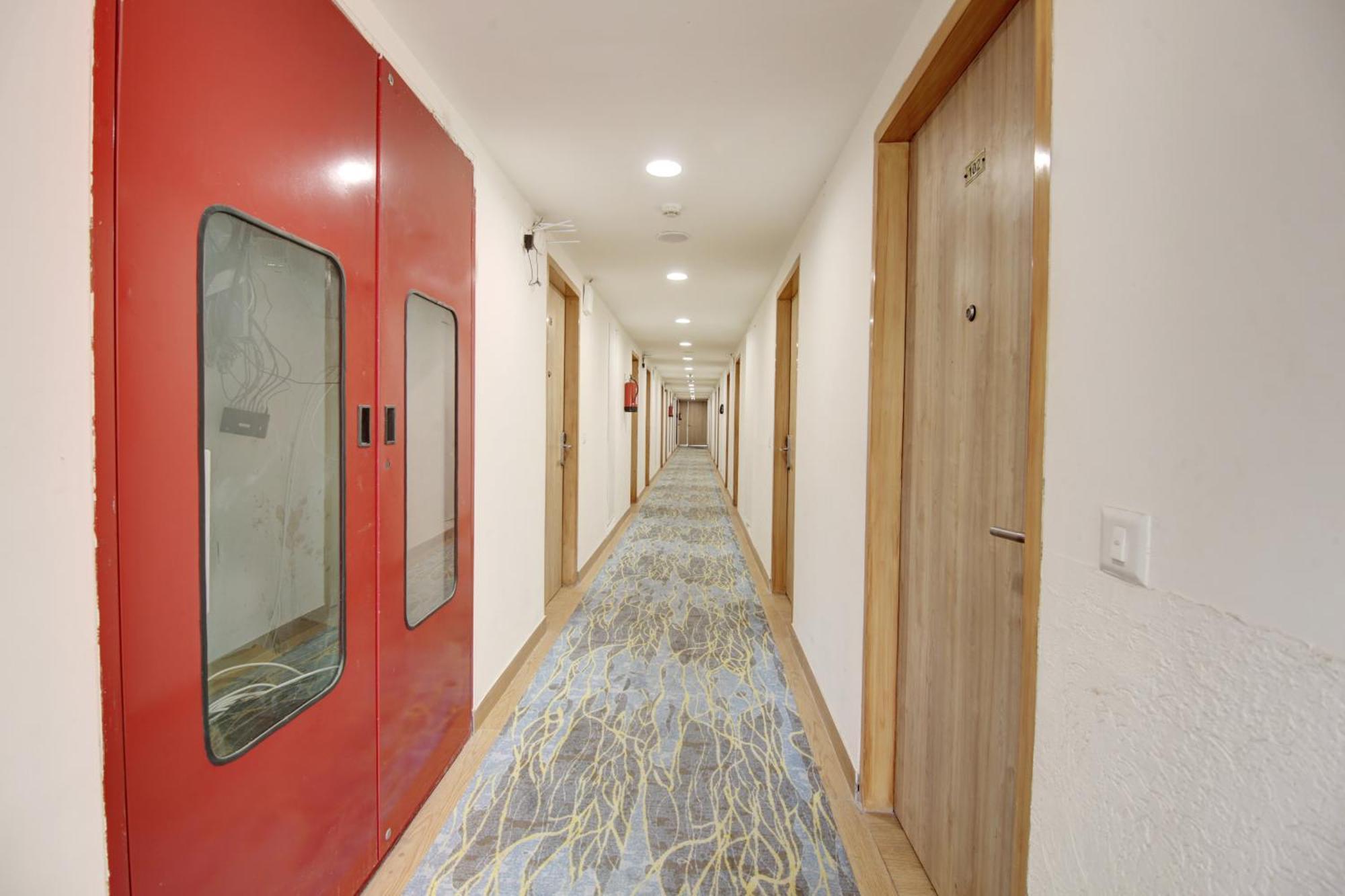Flxho Cyber One - Hotel And Banquet Cyber City Gurgaon Exterior photo
